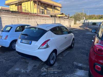 Lancia Ypsilon LANCIA YPSILON 1.2 GOLD  Bianco usata Ardea
