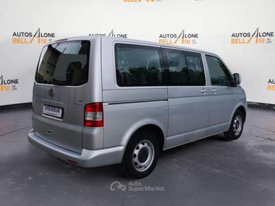 Volkswagen Transporter Caravelle 2.5 TDI/131CV 4motion 8 posti Argento usata Feltre