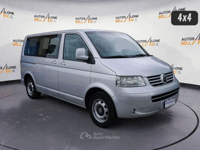 Volkswagen Transporter Caravelle 2.5 TDI/131CV 4motion 8 posti Argento usata Feltre
