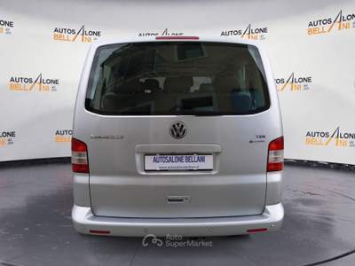 Volkswagen Transporter Caravelle 2.5 TDI/131CV 4motion 8 posti Argento usata Feltre