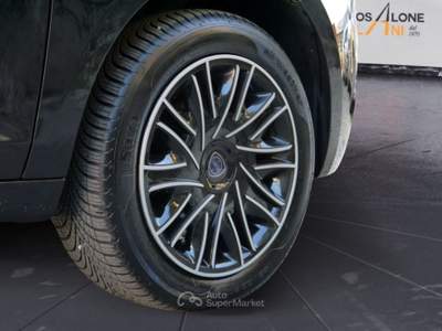 Lancia Ypsilon Ypsilon 1.0 FireFly 5 porte S&S Hybrid Ecochic Gold Nero usata Feltre
