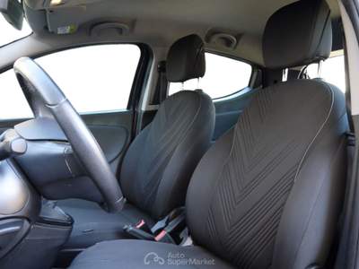 Lancia Ypsilon Ypsilon 1.0 FireFly 5 porte S&S Hybrid Ecochic Gold Nero usata Feltre