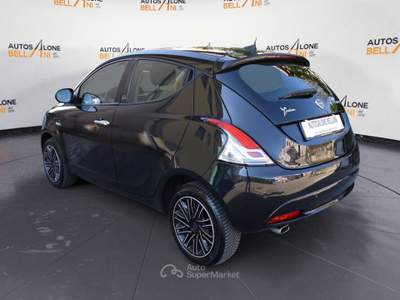 Lancia Ypsilon Ypsilon 1.0 FireFly 5 porte S&S Hybrid Ecochic Gold Nero usata Feltre