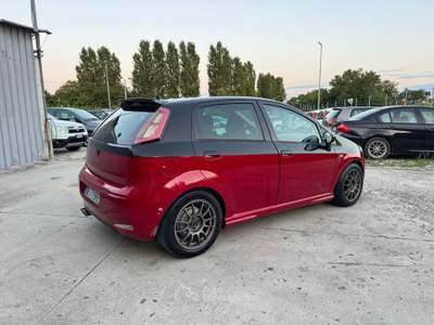 Fiat Grande Punto 75 CV 5 porte Dynamic Nero usata Rimini