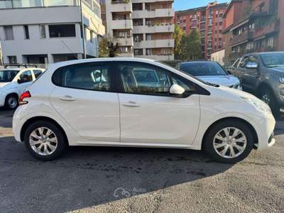 Peugeot 208 BlueHDi 100 S&S 5 porte VAN Bianco usata Milano