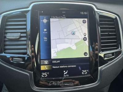 Volvo XC90 D5 AWD Geartronic 7 posti Inscription Nero usata Milano