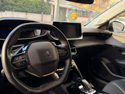 Peugeot 208 AUTO PARI AL NUOVO usata Torre del Greco