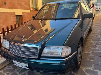 Mercedes-Benz Classe C Elenegance Verde usata Perugia