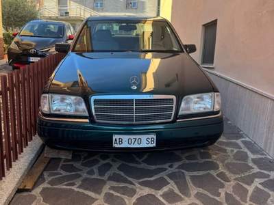 Mercedes-Benz Classe C Elenegance Verde usata Perugia