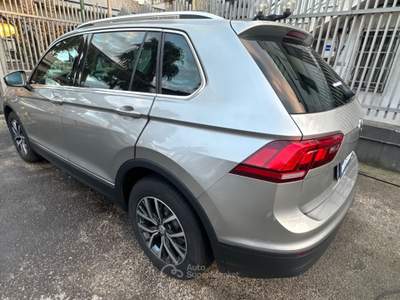 Volkswagen Tiguan SCR Business BlueMotion Technology Grigio usata Cercola