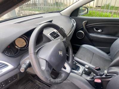 Renault Mégane luxe Blu/Azzurro usata Lecce