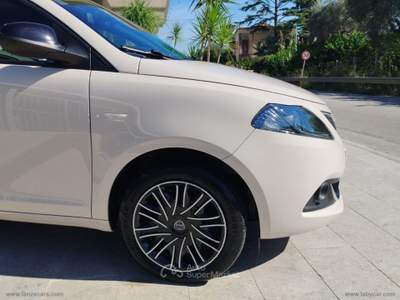 Lancia Ypsilon Ypsilon 1.0 FireFly 5p.S&S Hybryd Gold Beige usata TORRENOVA