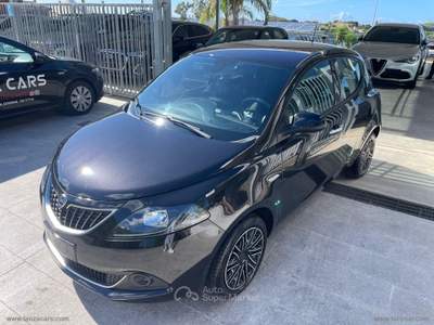 Lancia Ypsilon Ypsilon 1.0 FireFly 5p.S&S Hybryd Gold Nero usata TORRENOVA