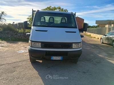 Iveco Daily 35C15 3.0 Hpi 6 marce Cassone Fisso Bianco usata Monopoli
