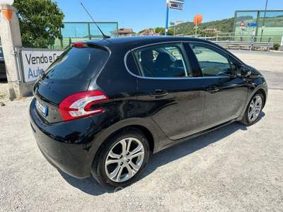 Peugeot 208 1.4 8V HDi 68CV 5p. Allure Nero usata Altidona