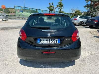 Peugeot 208 1.4 8V HDi 68CV 5p. Allure Nero usata Altidona