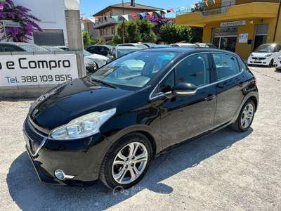 Peugeot 208 1.4 8V HDi 68CV 5p. Allure Nero usata Altidona