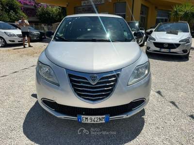 Lancia Ypsilon 1.2 69 CV 5 porte S&amp;S Gold Argento usata Altidona