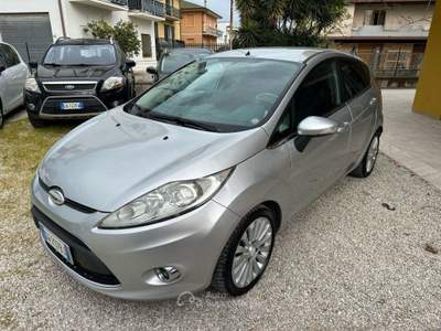 Ford Fiesta 1.2 5 porte Bz.- GPL Titanium Argento usata Altidona