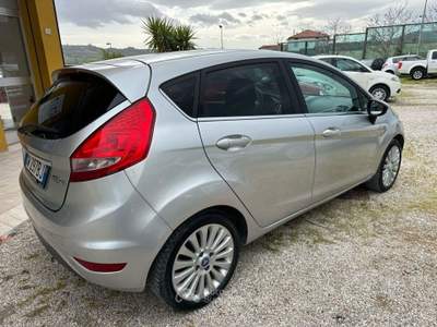 Ford Fiesta 1.2 5 porte Bz.- GPL Titanium Argento usata Altidona