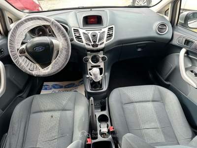 Ford Fiesta 1.2 5 porte Bz.- GPL Titanium Argento usata Altidona