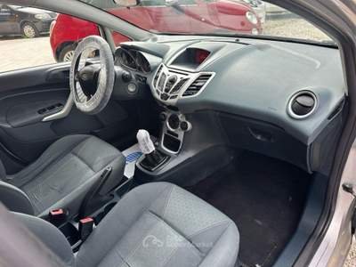 Ford Fiesta 1.2 5 porte Bz.- GPL Titanium Argento usata Altidona
