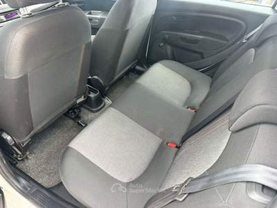 Fiat Grande Punto 1.4 5 porte Actual Natural Power Bianco usata Altidona