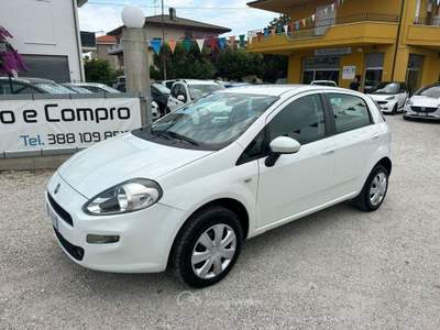 Fiat Grande Punto 1.4 5 porte Actual Natural Power Bianco usata Altidona