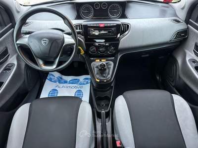 Lancia Ypsilon Ypsilon 0.9 t.air Gold ecochic metano 80cv Bianco usata Altidona