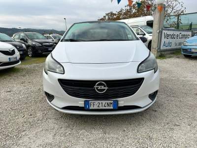 Opel Corsa 1.4 90CV 5 porte Innovation +metano Bianco usata Altidona