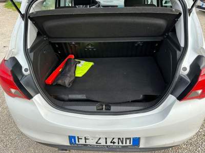 Opel Corsa 1.4 90CV 5 porte Innovation +metano Bianco usata Altidona