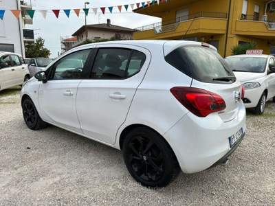 Opel Corsa 1.4 90CV 5 porte Innovation +metano Bianco usata Altidona