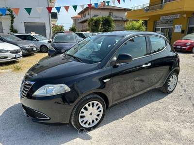 Lancia Ypsilon 1.3 MJT 16V 95 CV 5 porte S&amp;S Gold Nero usata Altidona