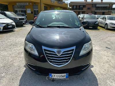 Lancia Ypsilon 1.3 MJT 16V 95 CV 5 porte S&amp;S Gold Nero usata Altidona