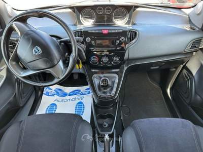Lancia Ypsilon 1.3 MJT 16V 95 CV 5 porte S&amp;S Gold Nero usata Altidona