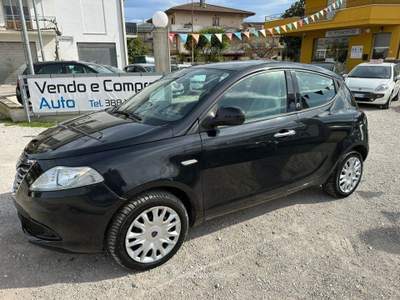 Lancia Ypsilon 1.2 69 CV 5 porte GPL Ecochic Silver Nero usata Altidona