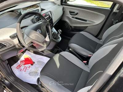 Lancia Ypsilon 1.2 69 CV 5 porte GPL Ecochic Silver Nero usata Altidona
