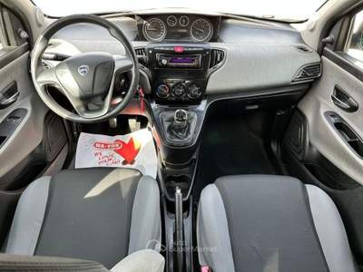 Lancia Ypsilon 1.2 69 CV 5 porte GPL Ecochic Silver Nero usata Altidona