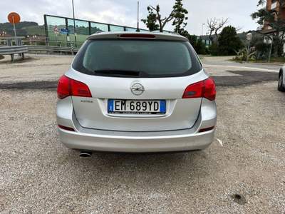Opel Astra 1.4 Turbo 140CV Sports Tourer GPL Tech Cosmo Argento usata Altidona
