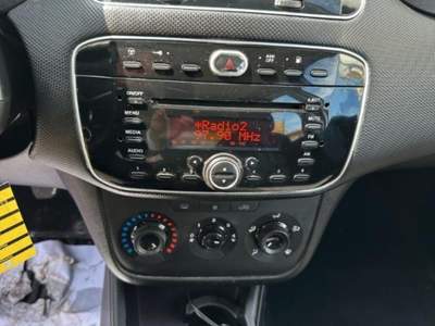 Fiat Punto 1.4 8V 5 porte Natural Power Street Argento usata Altidona