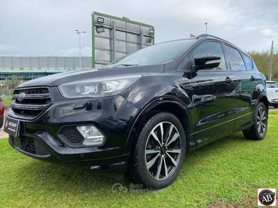 Ford Kuga 1.5 TDCI 120 CV S&S 2WD ST-Line Nero usata Latina