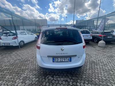 Renault Scénic Scenic III 2011.1.5 dci 7 posti 110cv edc Bianco usata Torino