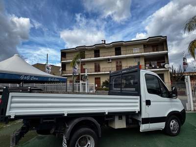 Iveco Daily 35 ribaltabile usata SOMMA VESUVIANA