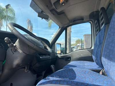 Iveco Daily 35S12 - 2006 - tende laterali e scaffalatura usata San Michele Salentino