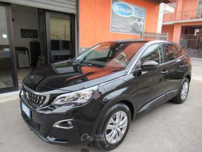 Peugeot 3008 S&S Business Nero usata Striano