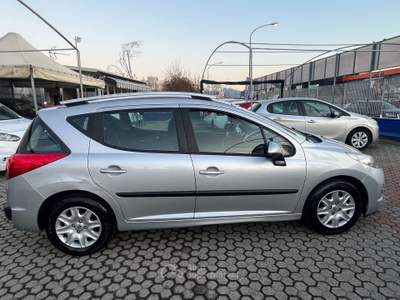 Peugeot 207 SW 1.6 hdi 16v X-Line Fap FL Argento usata Torino