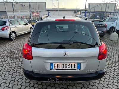 Peugeot 207 SW 1.6 hdi 16v X-Line Fap FL Argento usata Torino