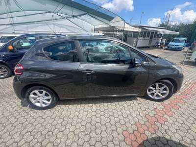 Peugeot 208 208 3p 1.4 hdi 8v Active Grigio usata Torino