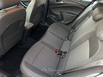 Opel Astra 1.4 Turbo 110CV EcoM Sports Tourer Innovation Bianco usata Altidona