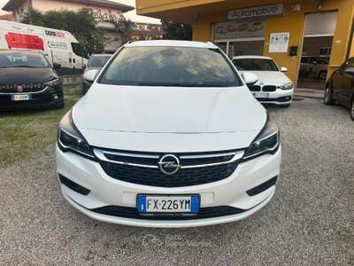 Opel Astra 1.4 Turbo 110CV EcoM Sports Tourer Innovation Bianco usata Altidona